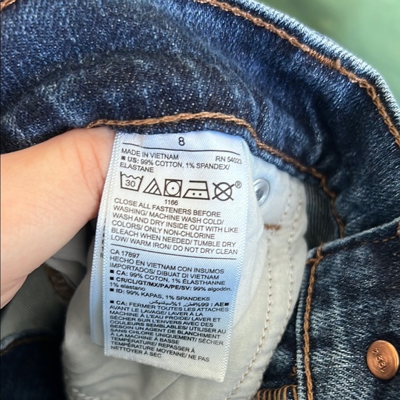 Old Navy Women's Distressed Boyfriend Jeans - Picture 8 of 8